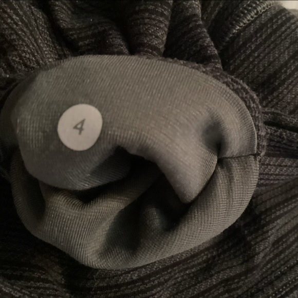 Lululemon crop leggings - Picture 3 of 3